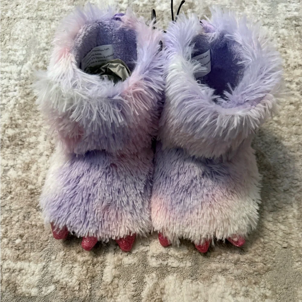 Wonder Nation Fuzzy Monster Claw Slippers - Lavender and Pink size 7/8-NWT